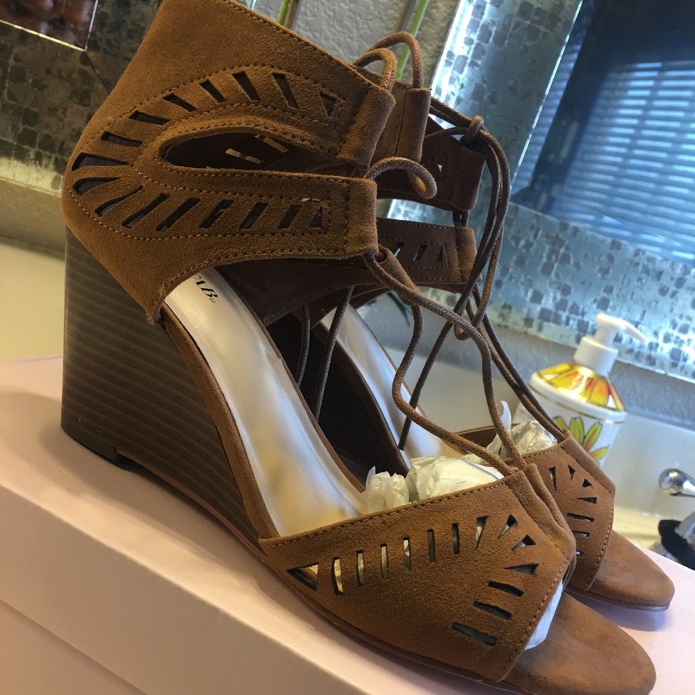 New women’s sandals